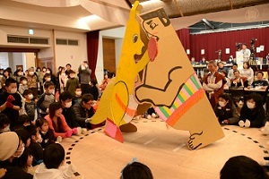 どんどこ巨大紙相撲大会