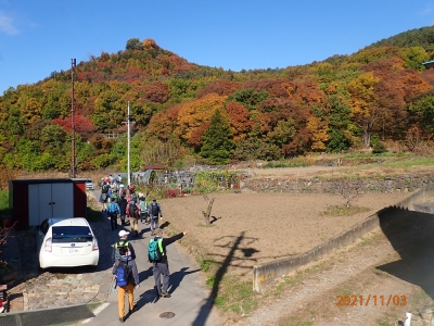 祢津城山へ中