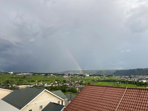 大雨と雷と虹
