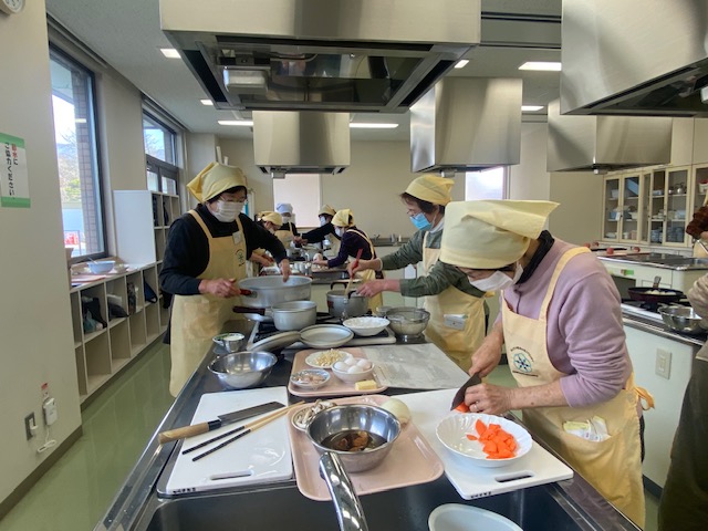 学習会での調理の様子